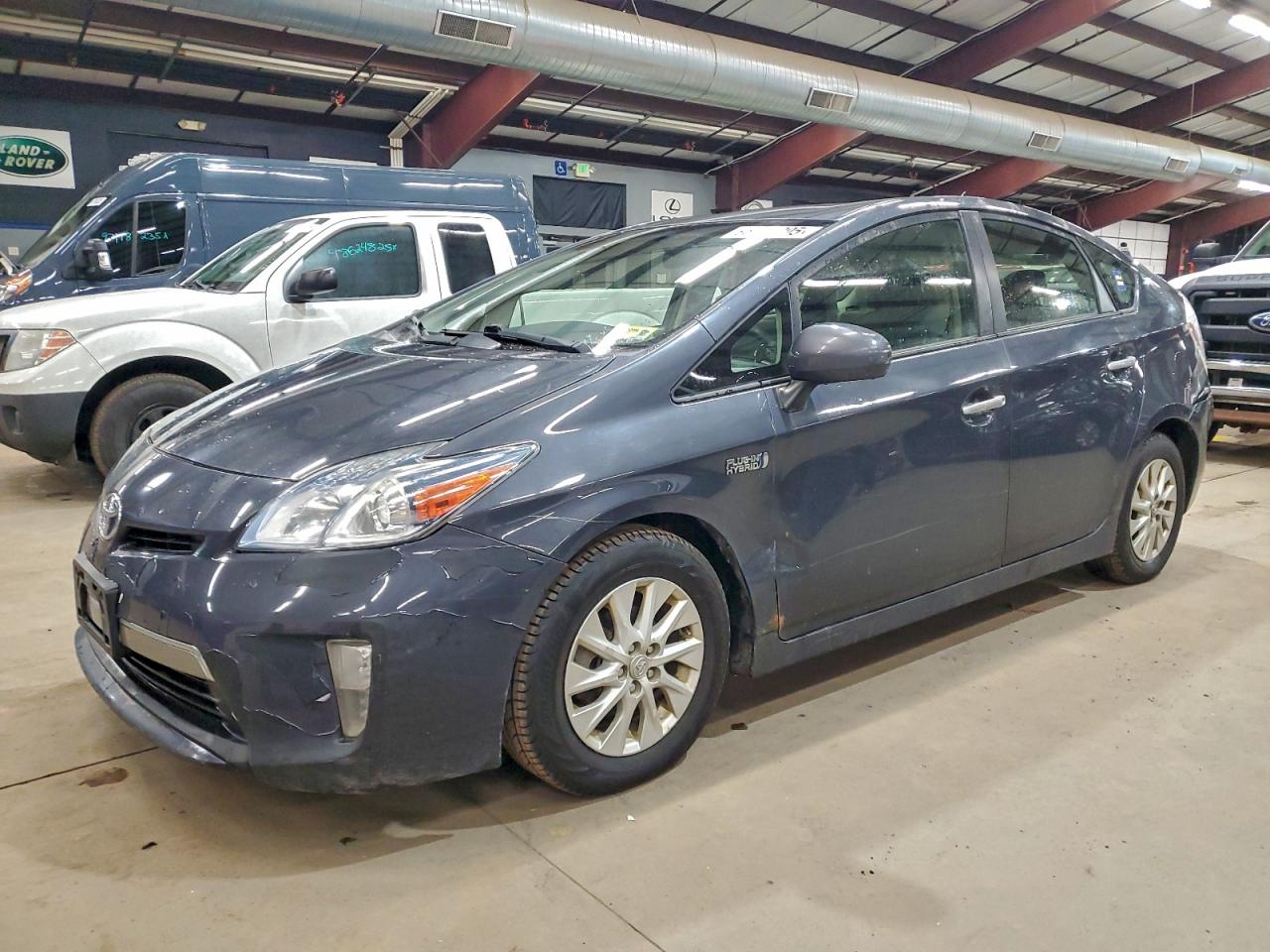 2014 TOYOTA PRIUS PLUG-IN