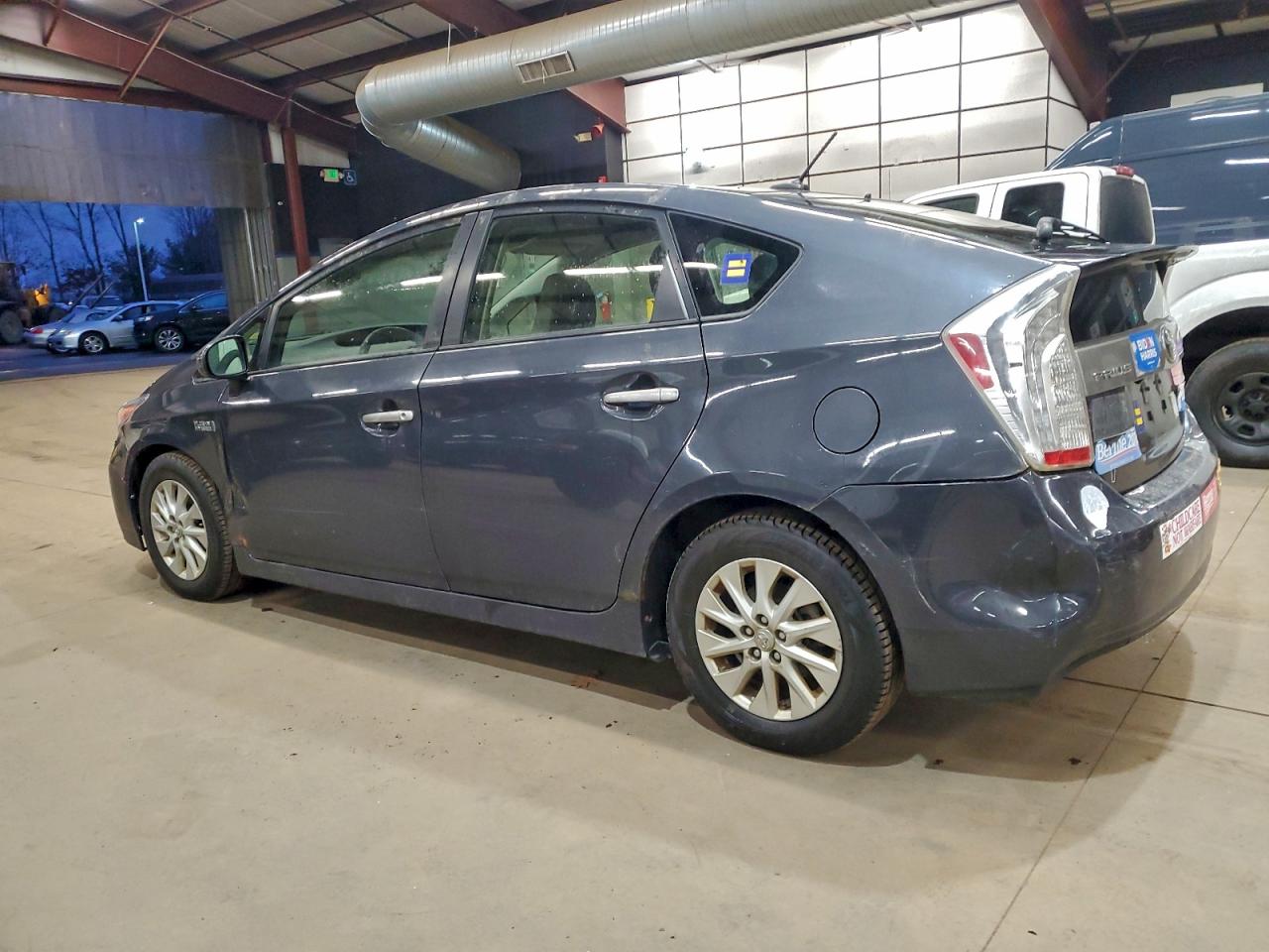 2014 TOYOTA PRIUS PLUG-IN photo 3