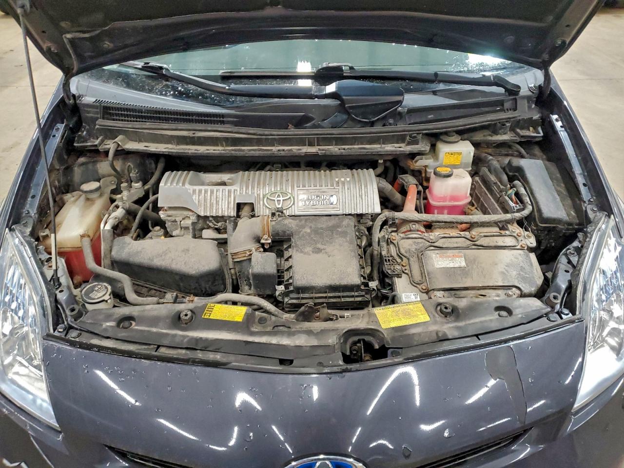 2014 TOYOTA PRIUS PLUG-IN photo 21