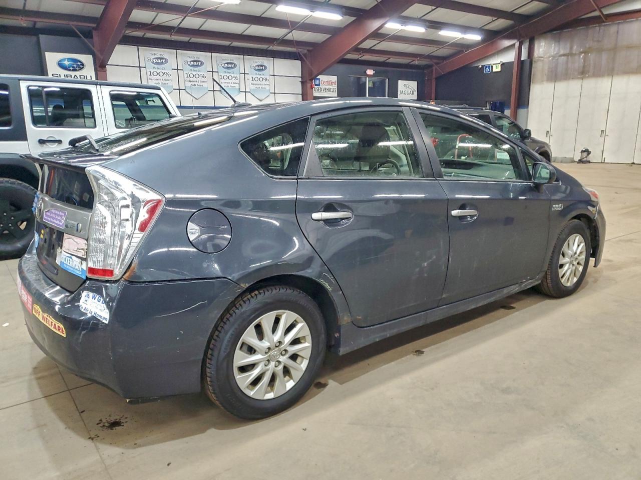 2014 TOYOTA PRIUS PLUG-IN photo 5