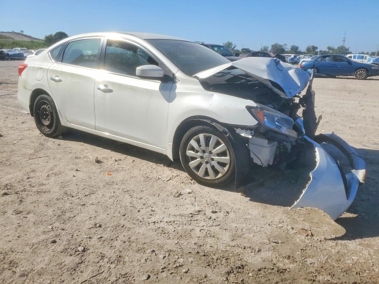 2017 NISSAN SENTRA S photo 4