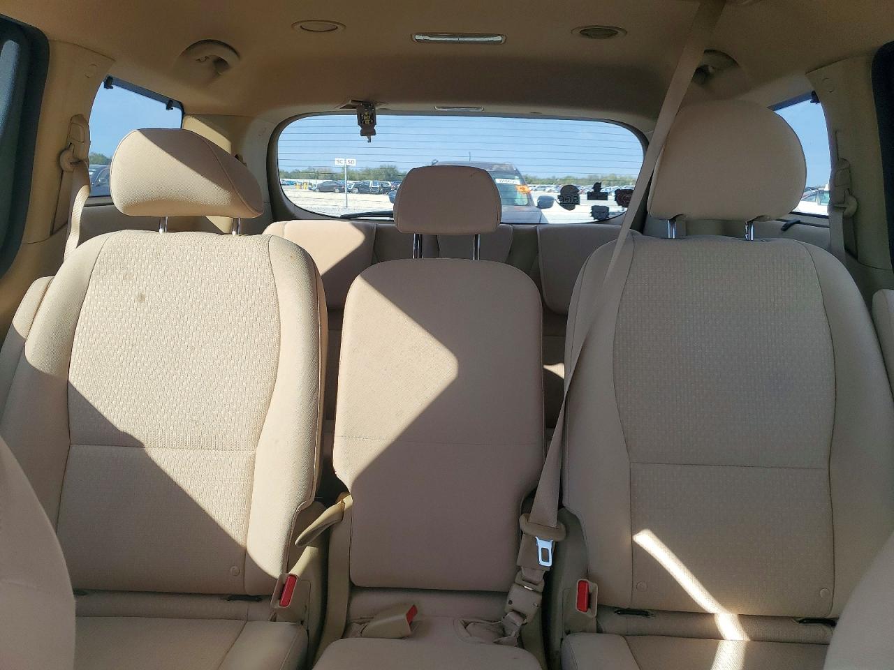 2016 KIA SEDONA LX photo 10