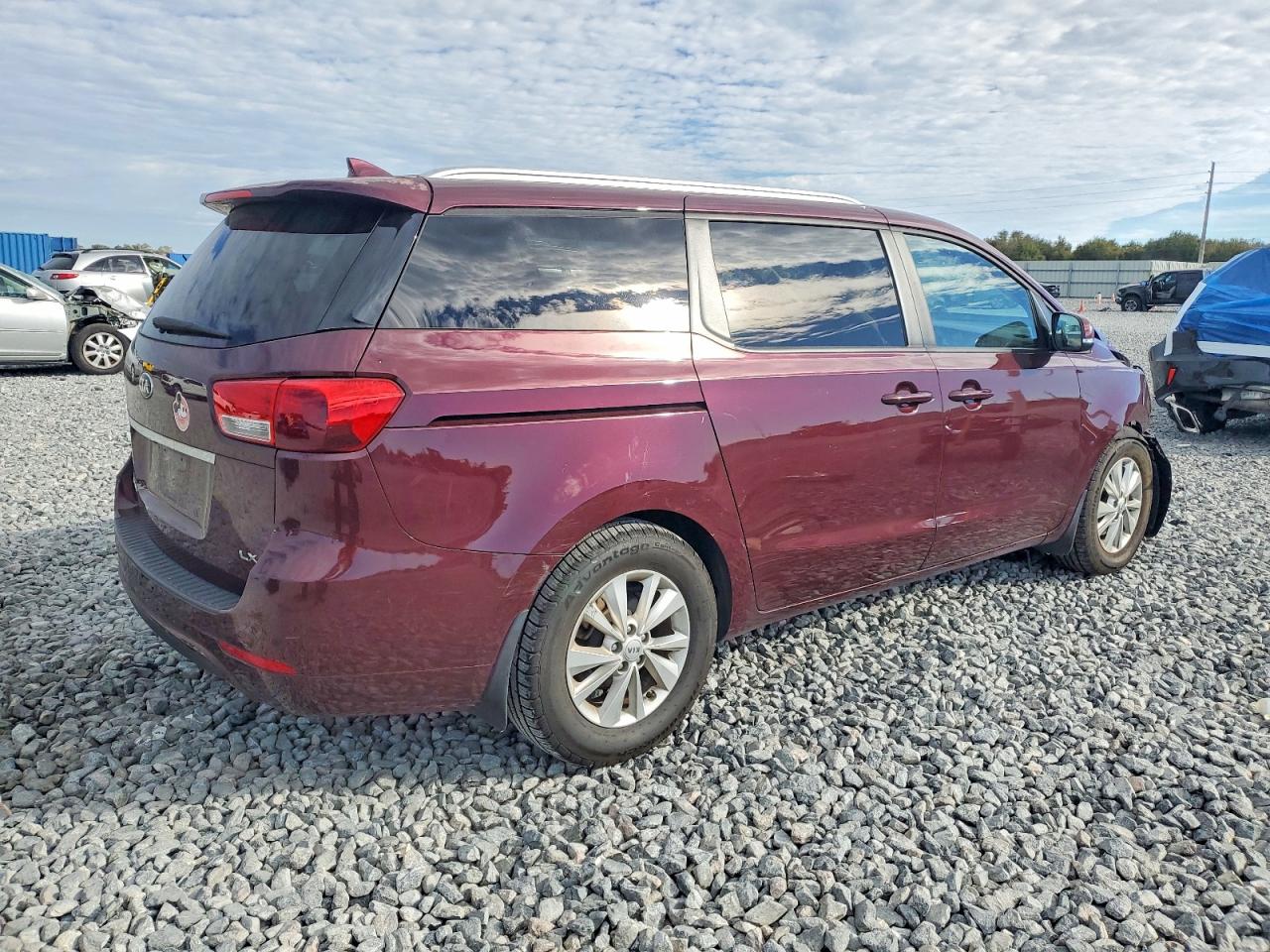 2016 KIA SEDONA LX photo 3