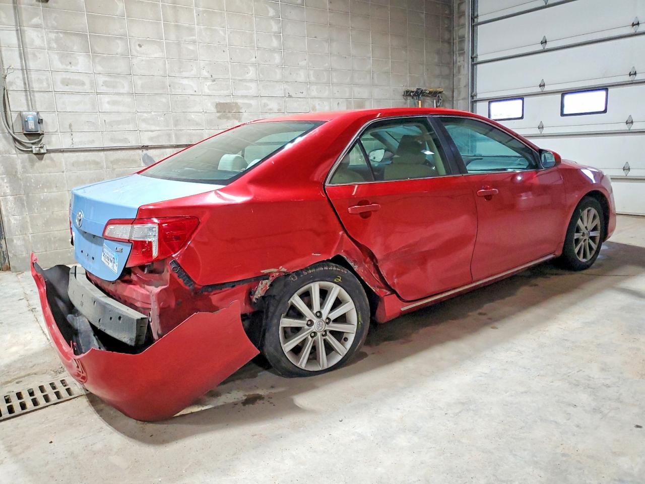 2013 TOYOTA CAMRY L photo 3