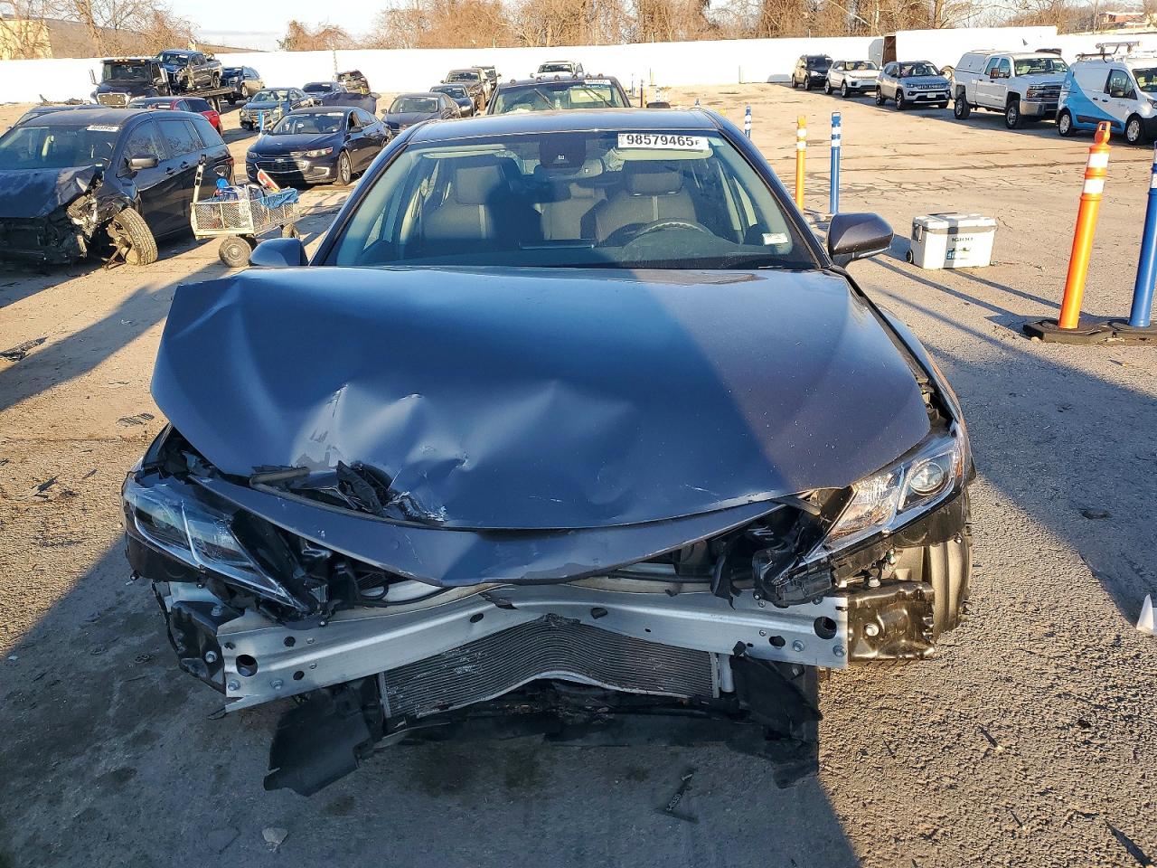 2021 TOYOTA CAMRY LE photo 5