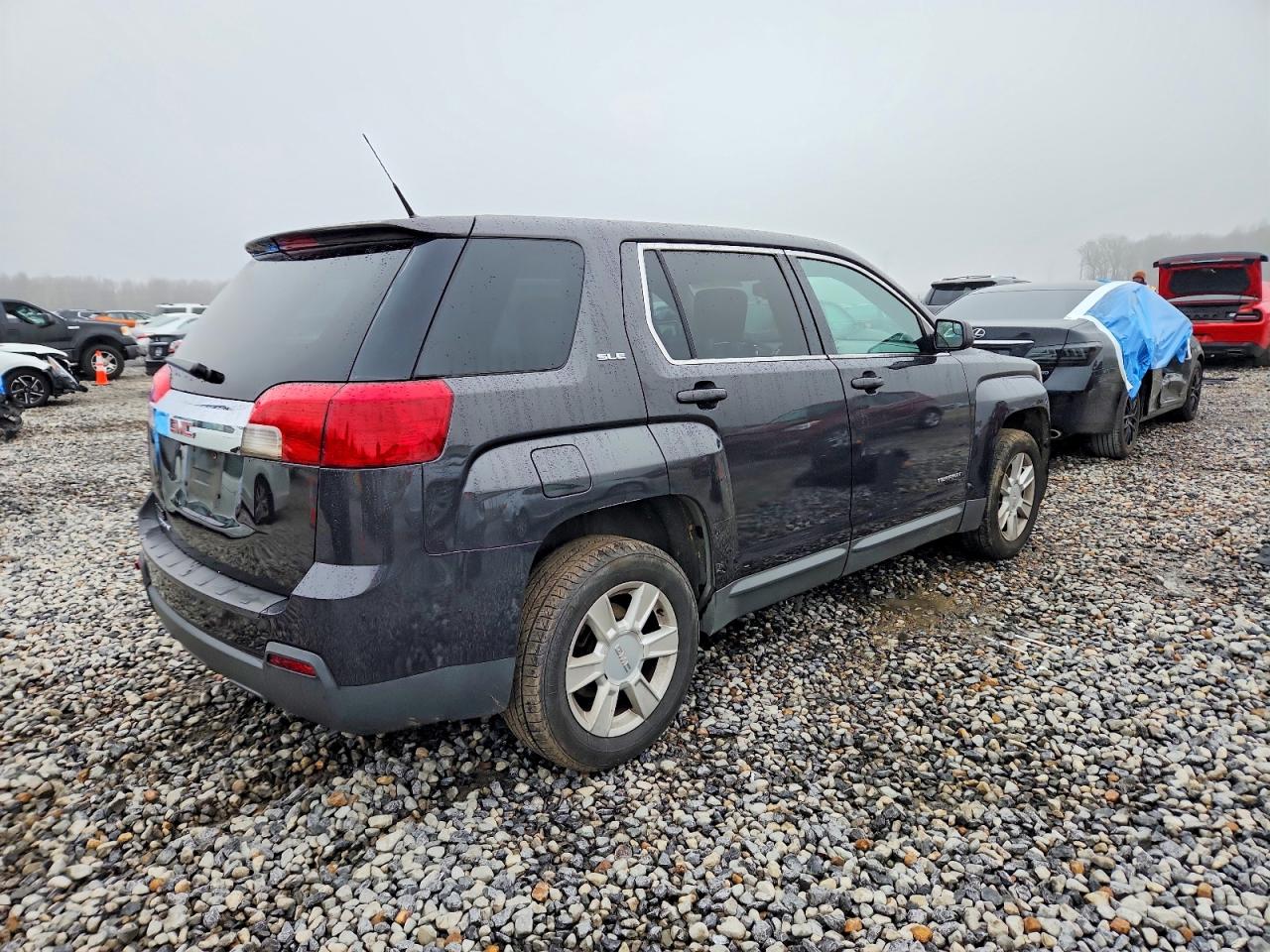 2013 GMC TERRAIN SLE photo 3