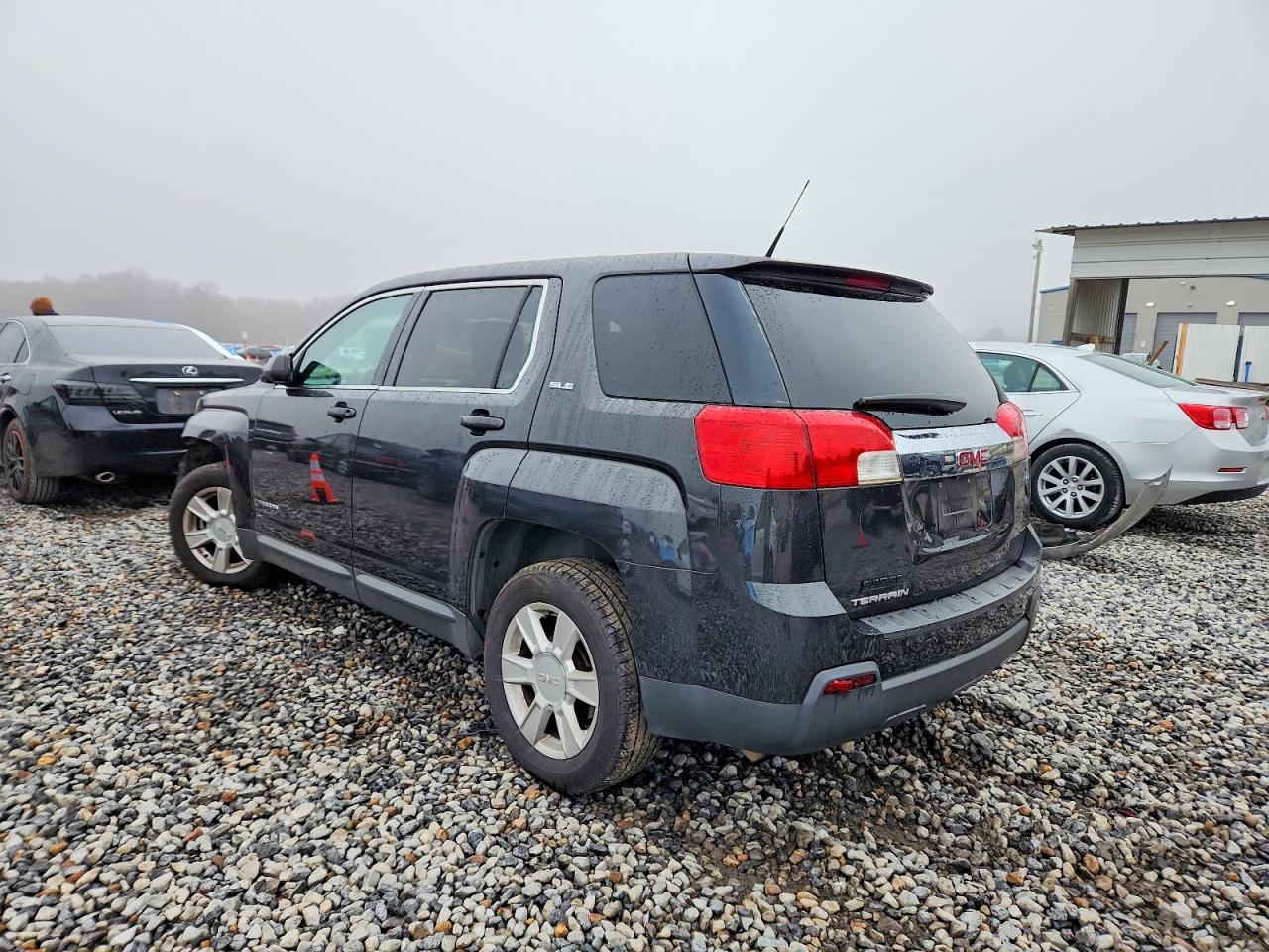 2013 GMC TERRAIN SLE photo 2