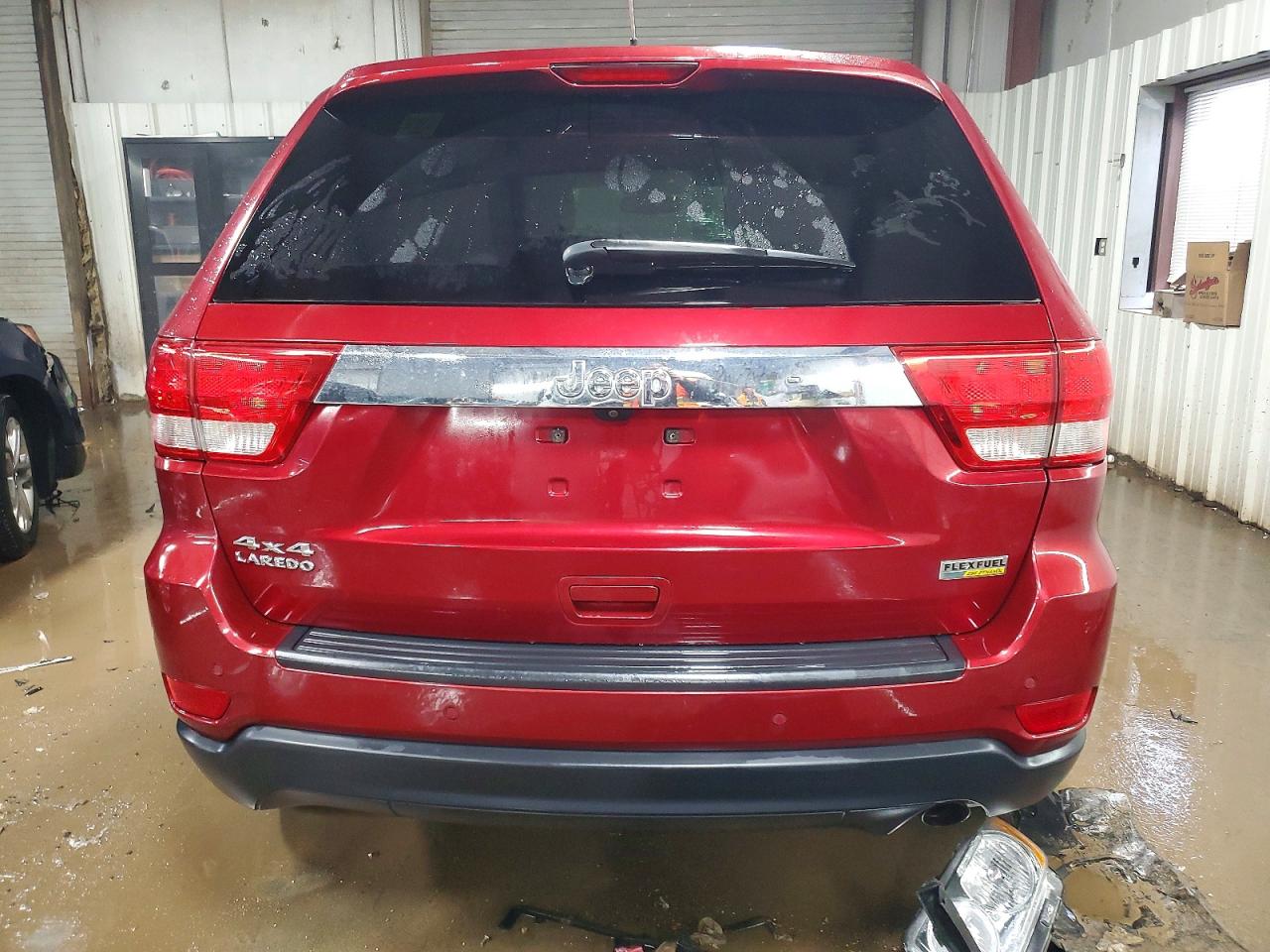 2012 JEEP GRAND CHEROKEE LAREDO photo 6