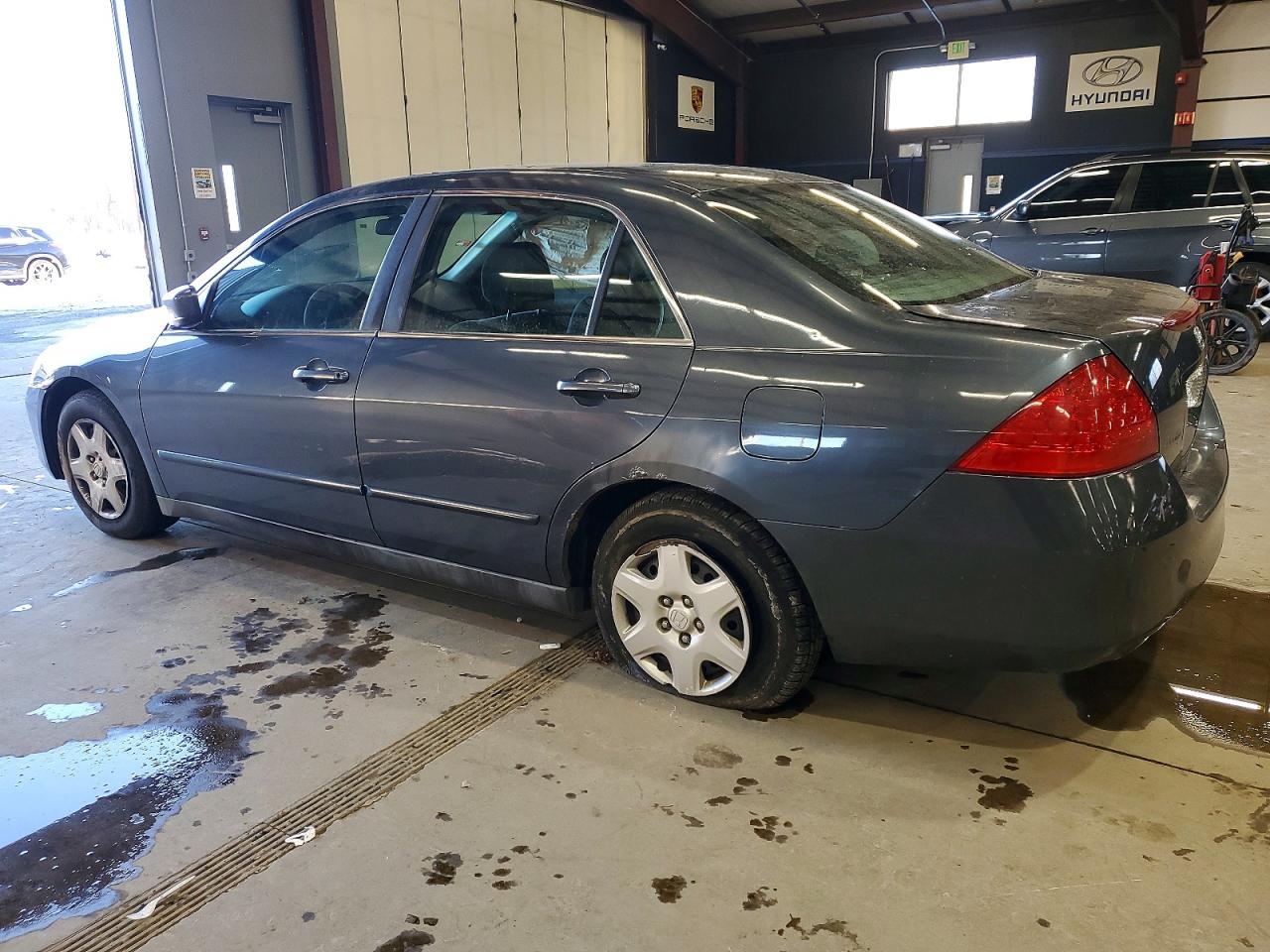 2006 HONDA ACCORD LX photo 2