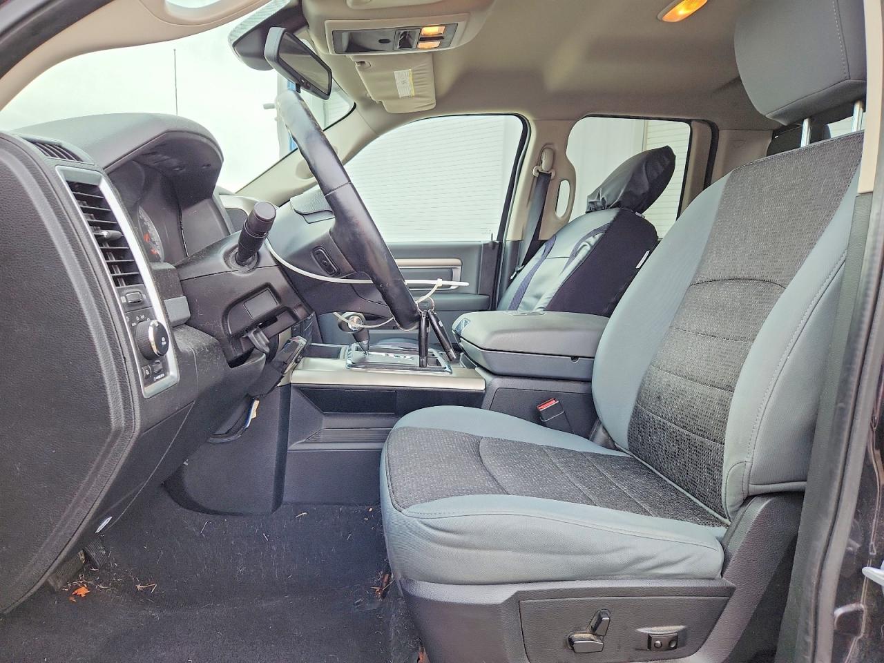 2013 RAM 1500 SLT photo 7