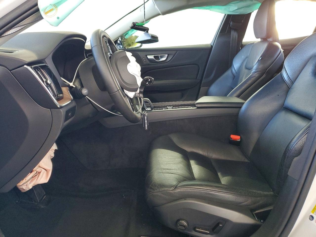 2024 VOLVO S60 PLUS photo 7