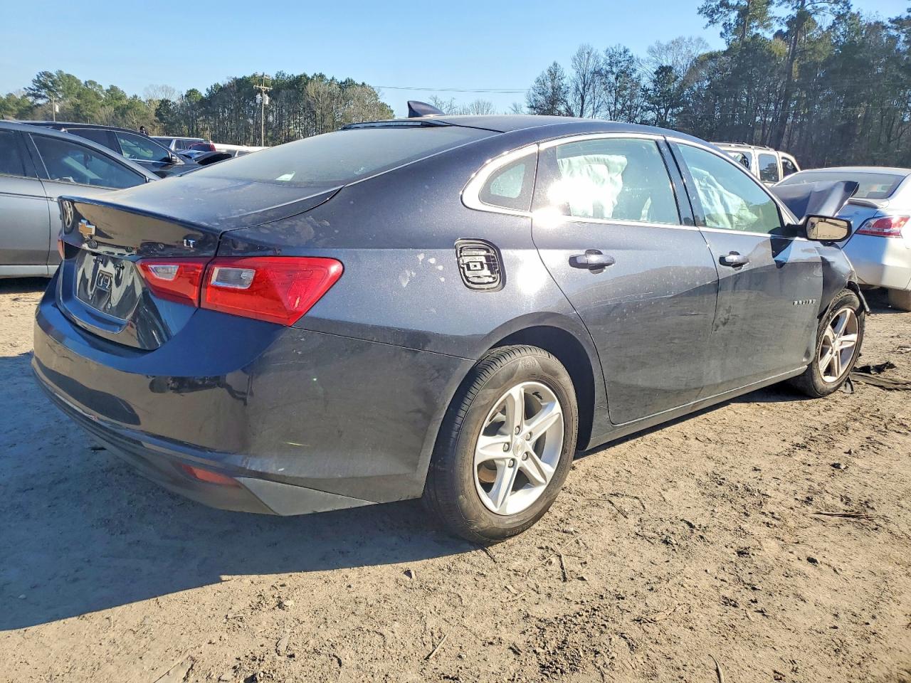 2023 CHEVROLET MALIBU LT photo 3