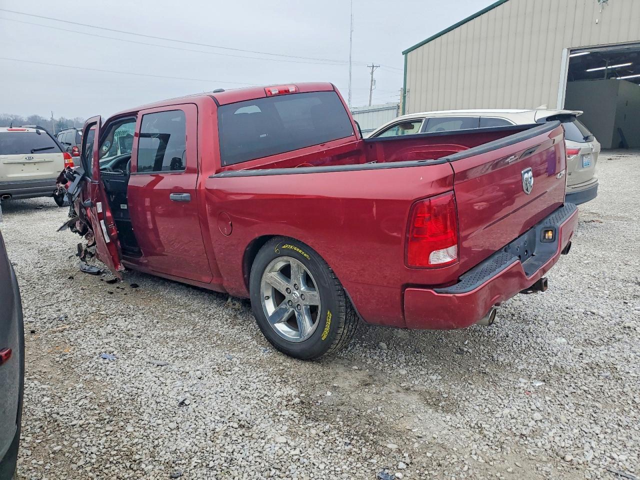2013 RAM 1500 ST photo 2