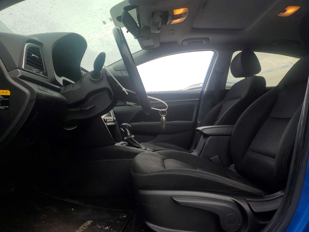 2017 HYUNDAI ELANTRA SE photo 13