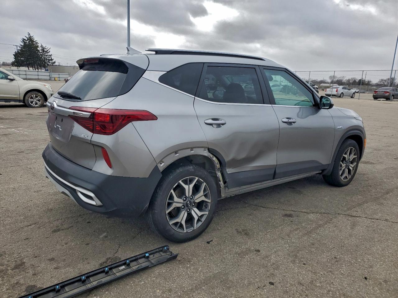 2021 KIA SELTOS EX photo 3