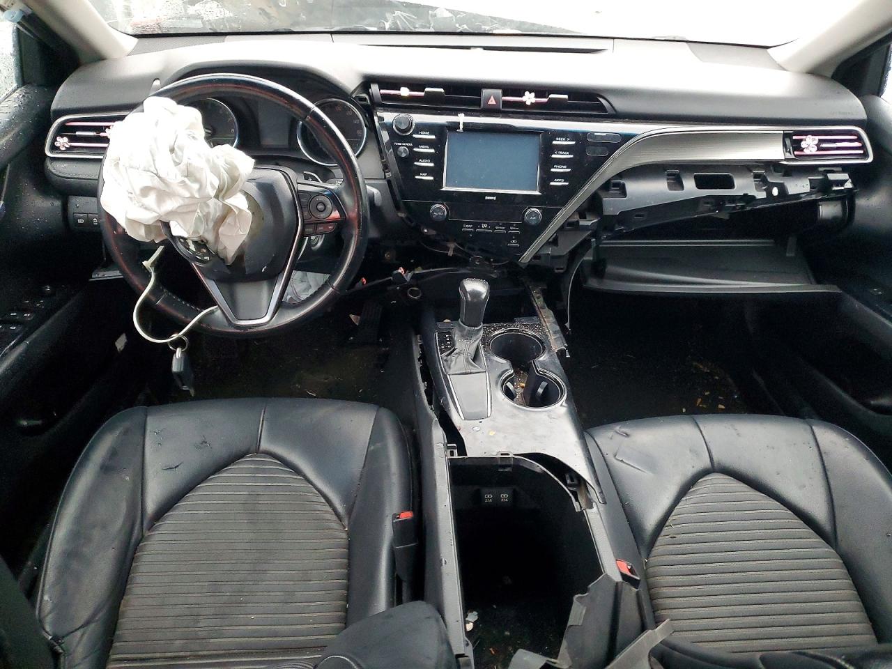 2020 TOYOTA CAMRY SE photo 15