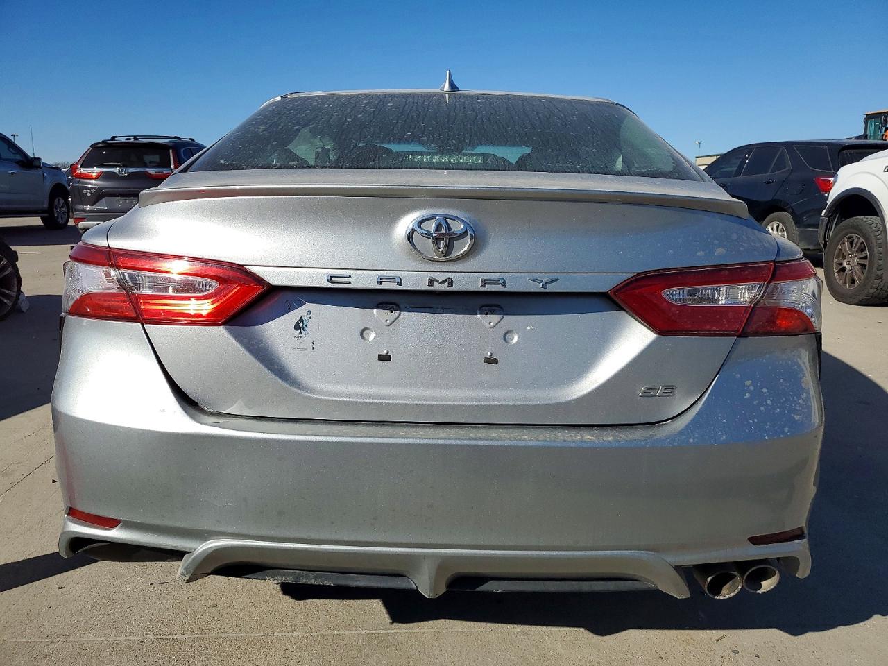2020 TOYOTA CAMRY SE photo 11