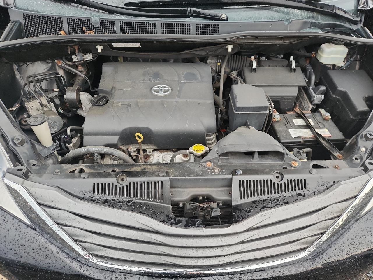 2014 TOYOTA SIENNA XLE photo 12