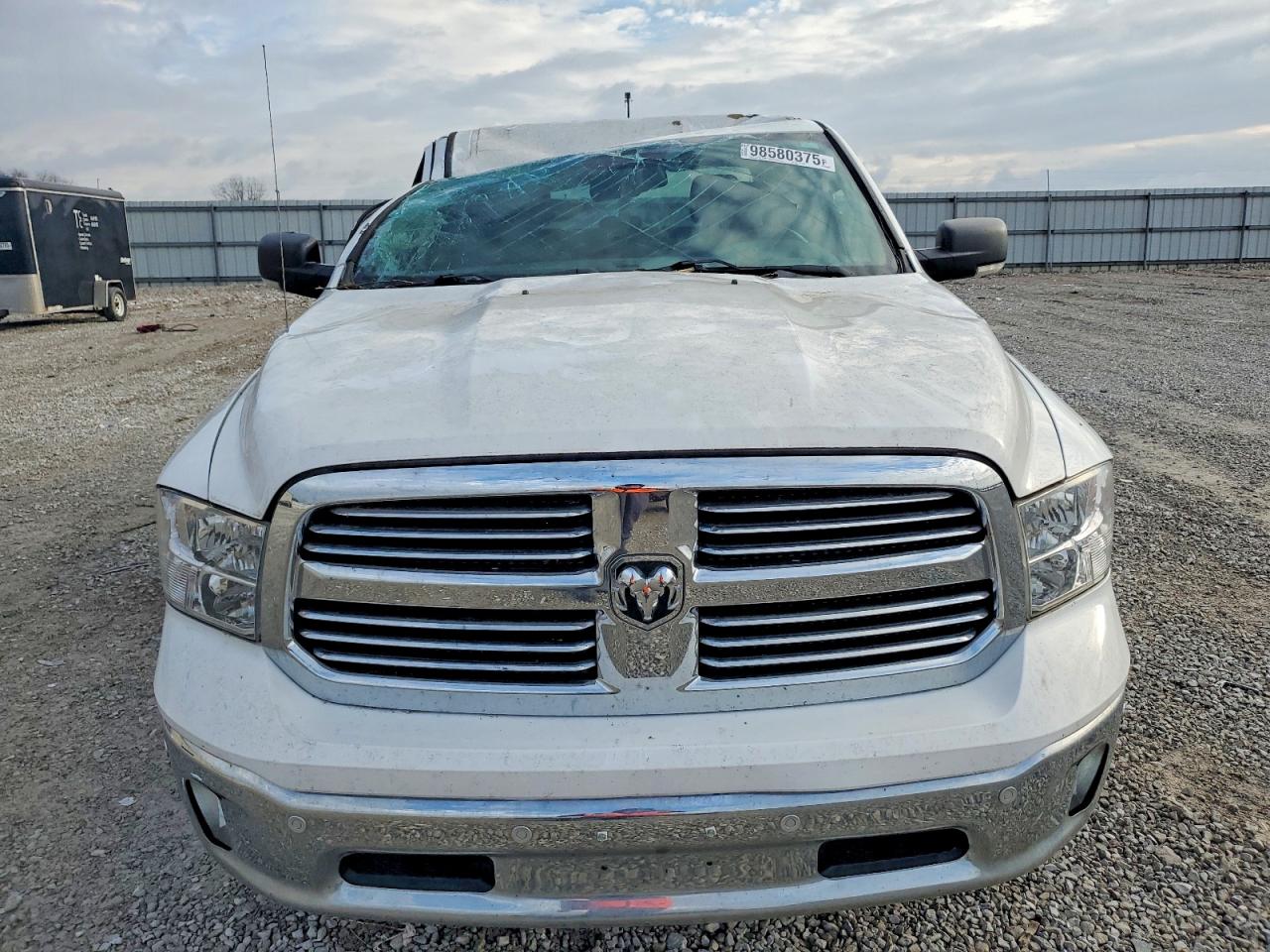 2018 RAM 1500 SLT photo 5