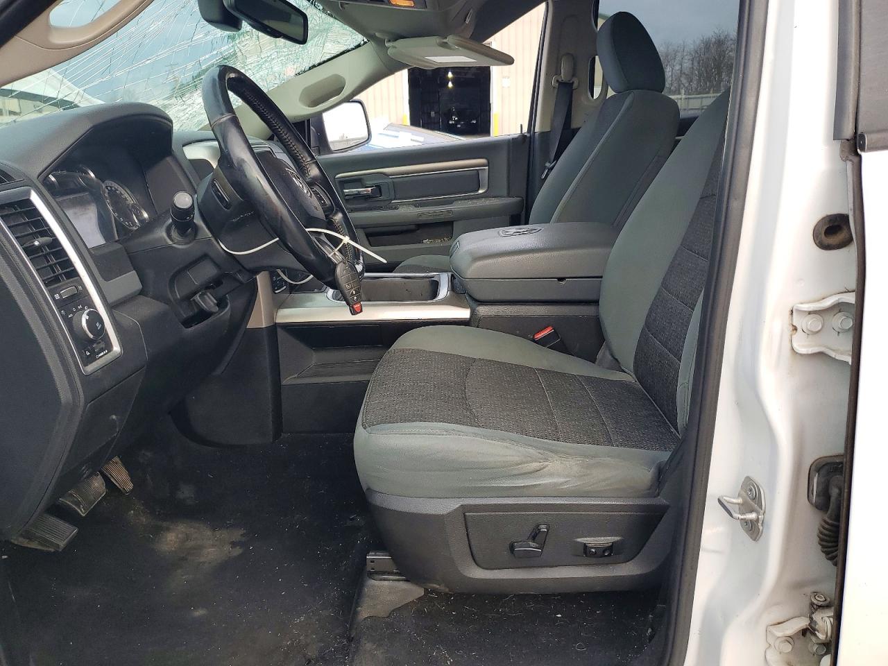 2018 RAM 1500 SLT photo 7
