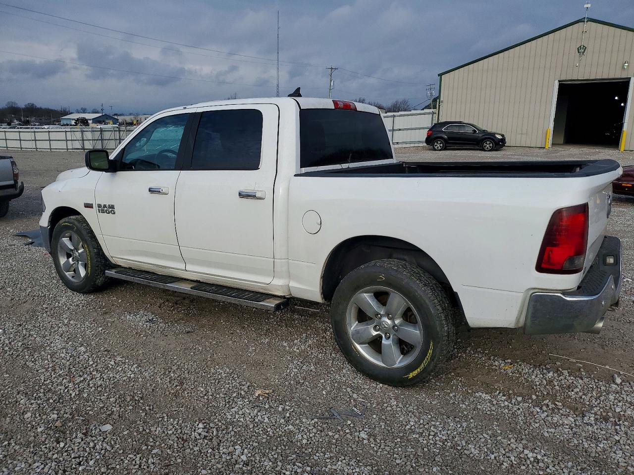 2018 RAM 1500 SLT photo 2