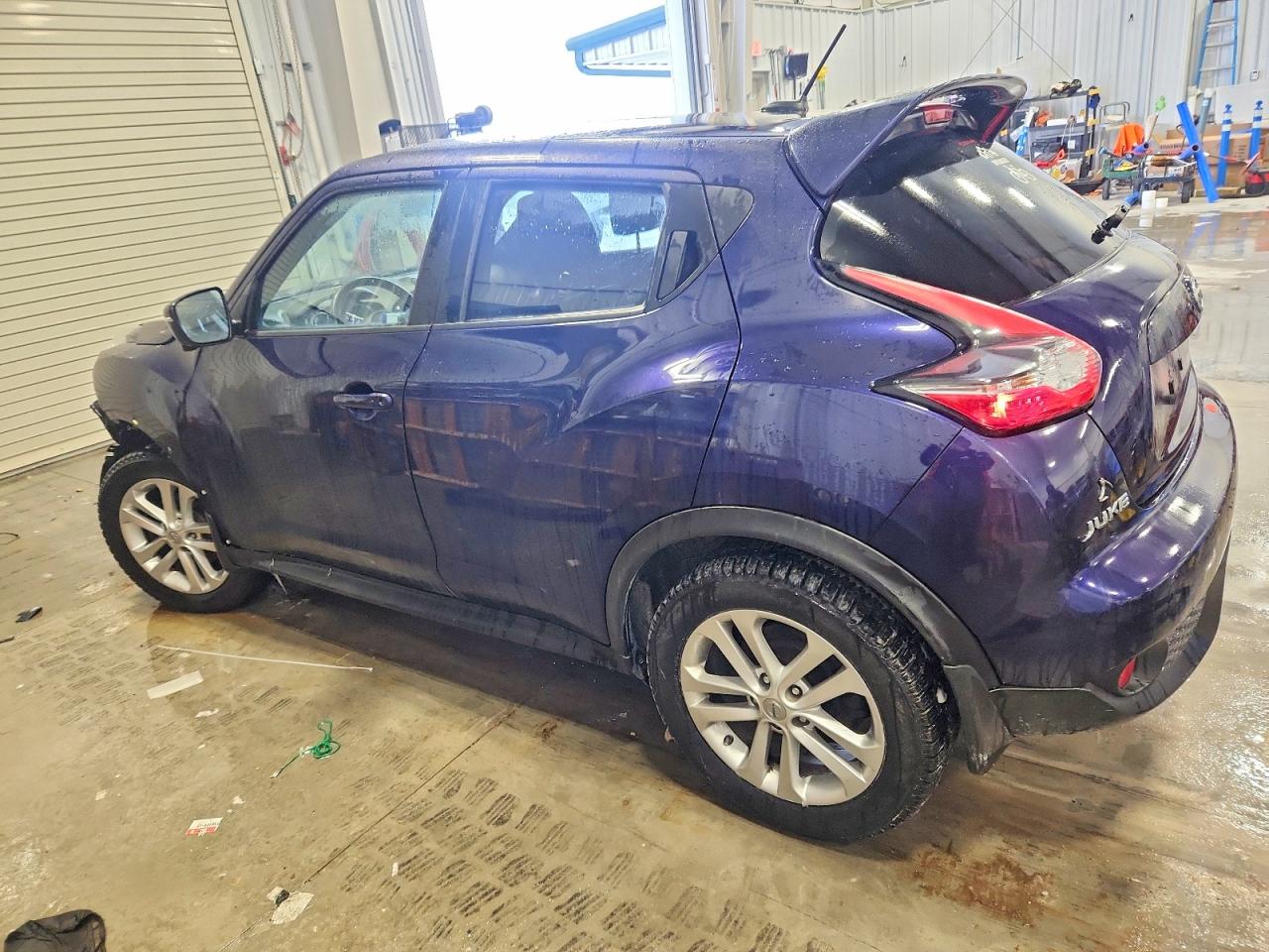 2015 NISSAN JUKE SV photo 2