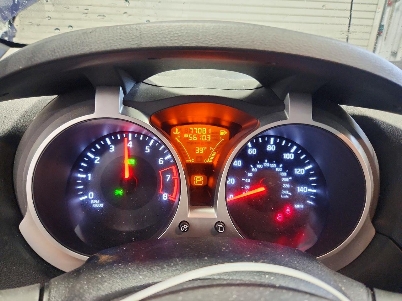 2015 NISSAN JUKE SV photo 9