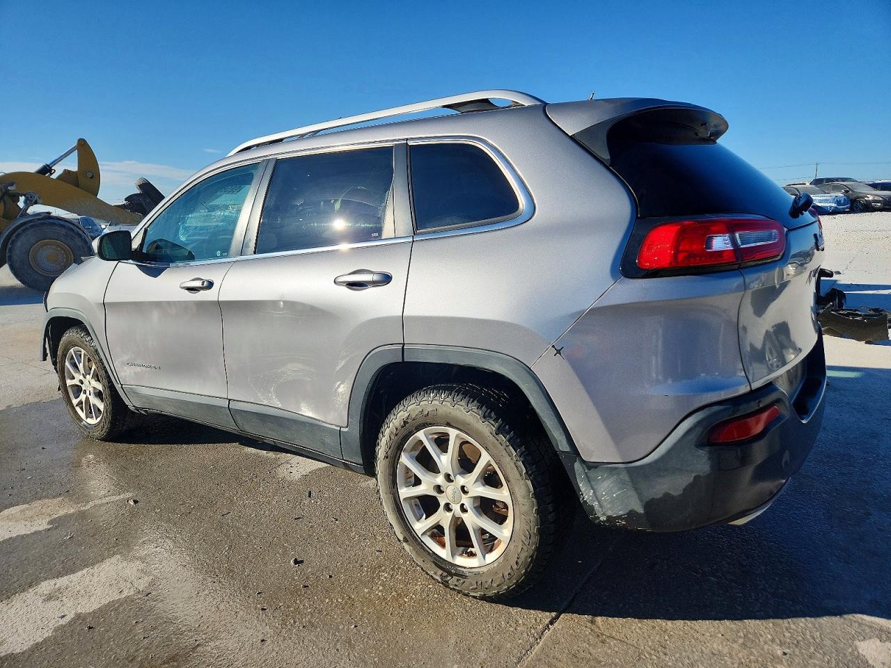 2015 JEEP CHEROKEE LATITUDE photo 2