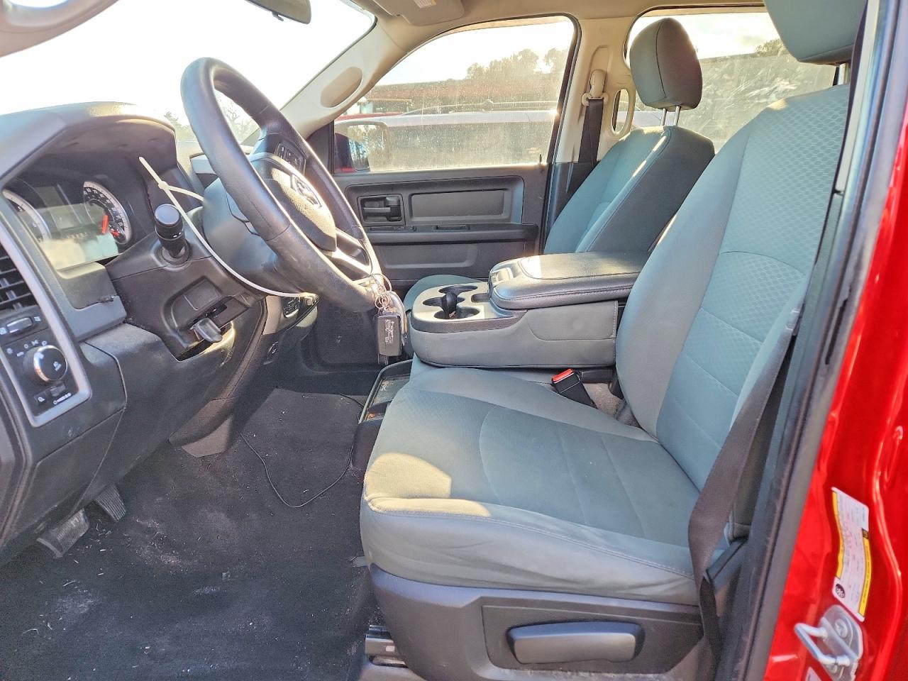 2017 RAM 1500 ST photo 7