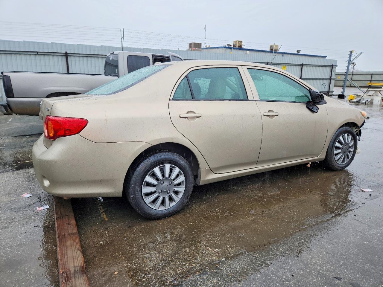 2010 TOYOTA COROLLA BASE photo 3
