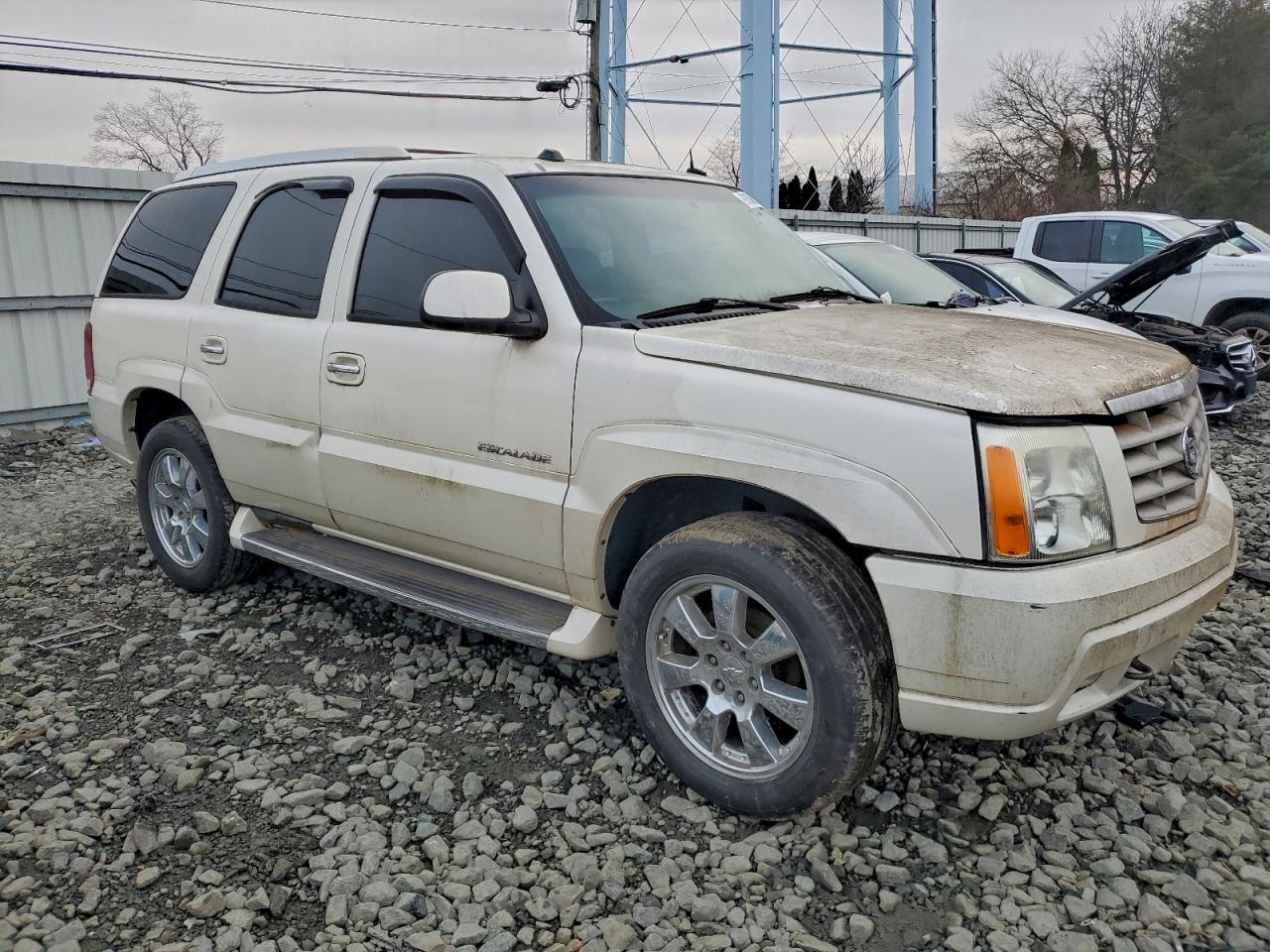 2004 CADILLAC ESCALADE photo 4