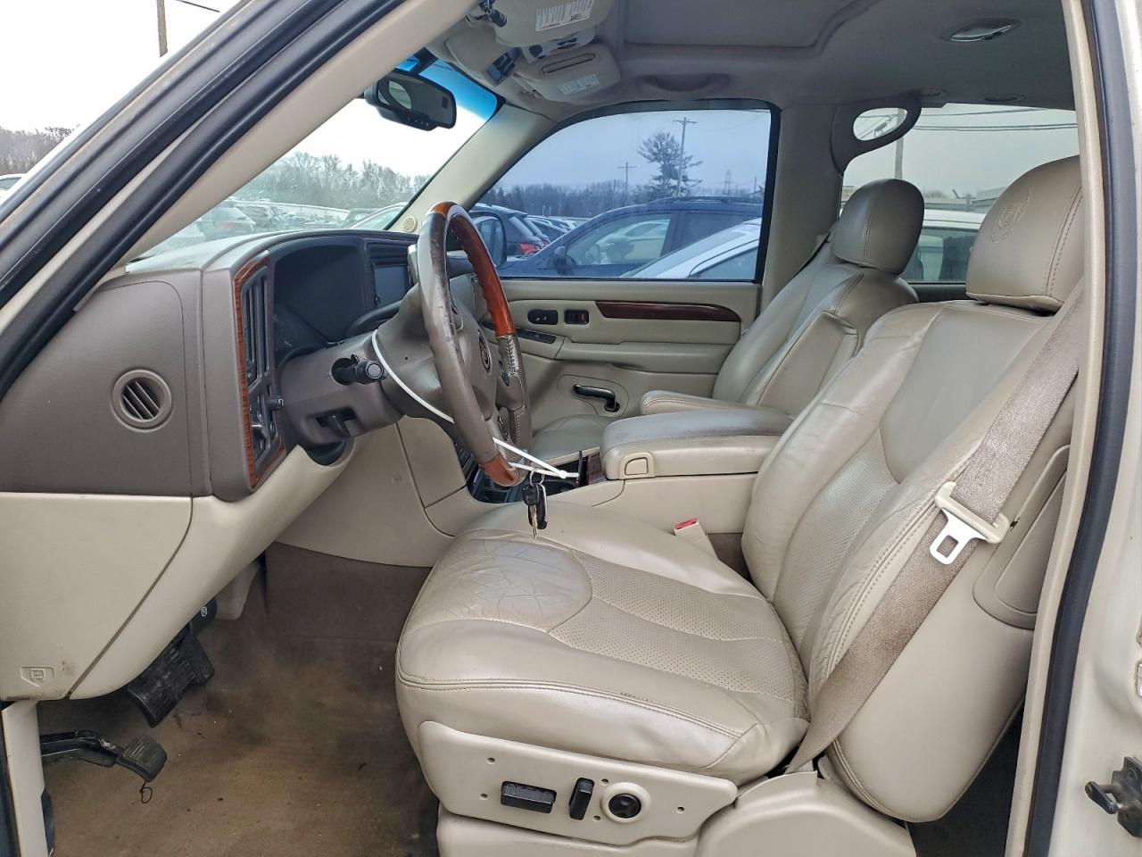 2004 CADILLAC ESCALADE photo 7