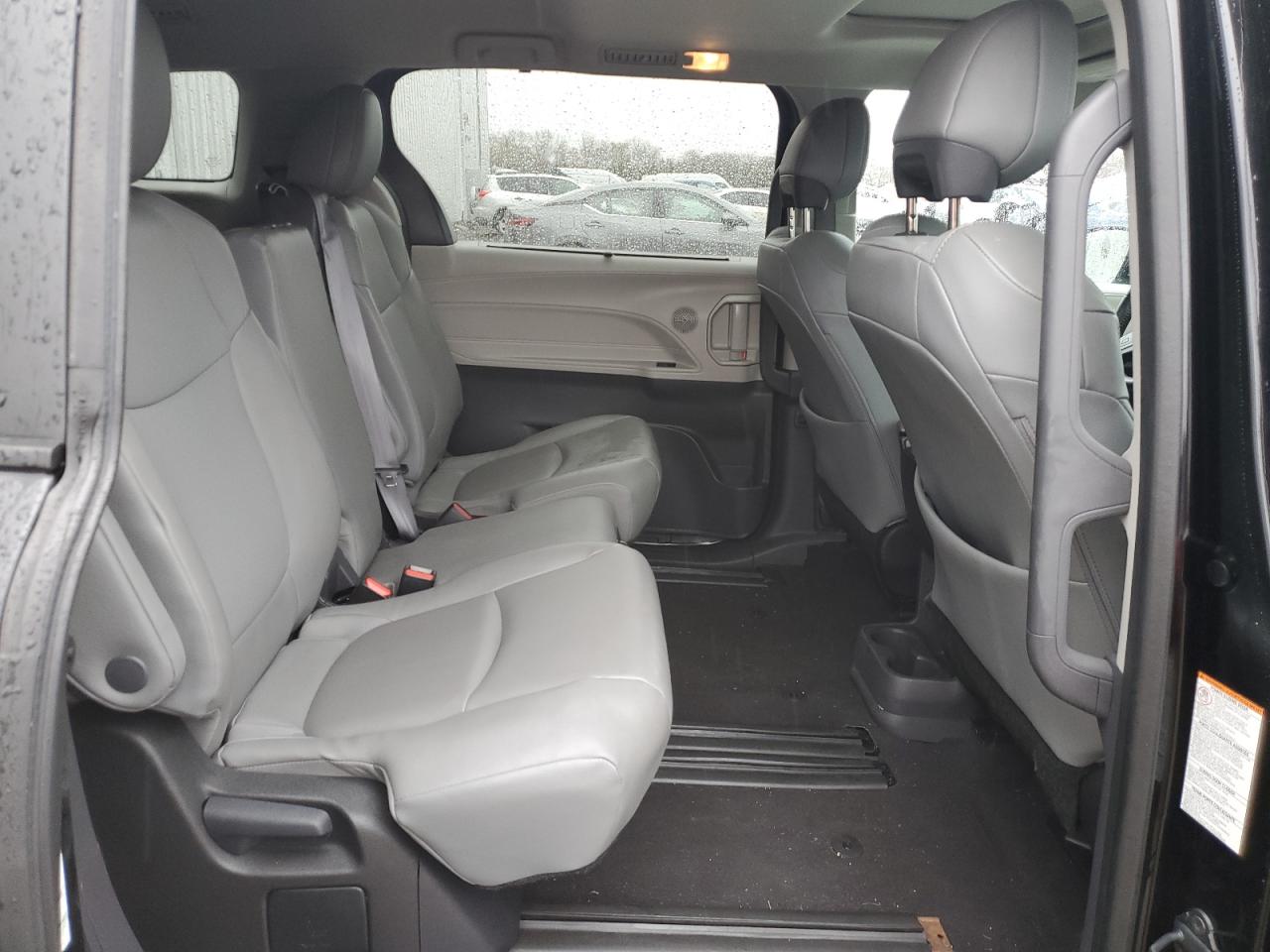 2022 TOYOTA SIENNA XLE photo 11