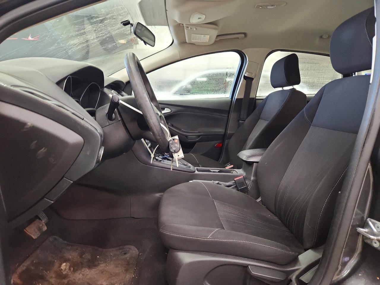 2017 FORD FOCUS SE photo 7