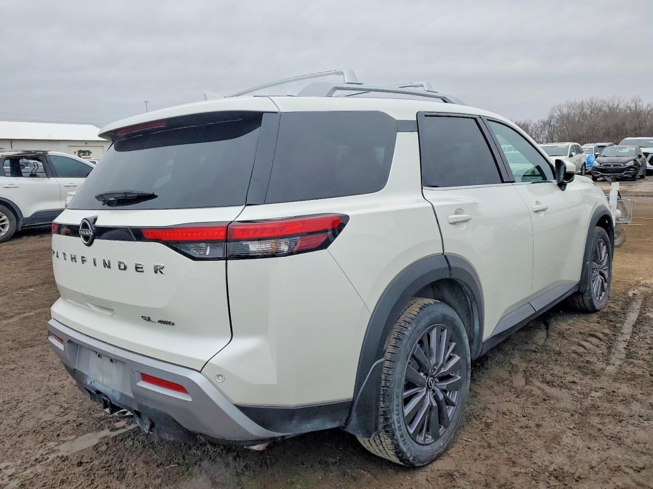 2023 NISSAN PATHFINDER SL photo 3