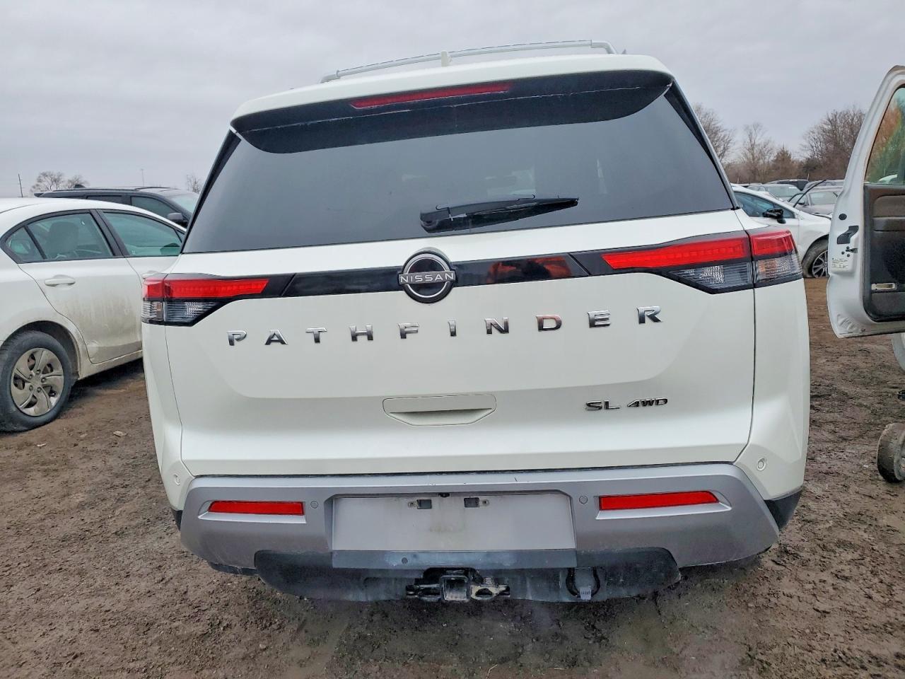 2023 NISSAN PATHFINDER SL photo 6