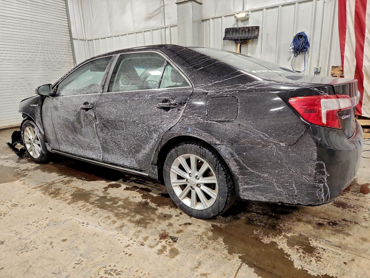 2012 TOYOTA CAMRY HYBRID photo 2