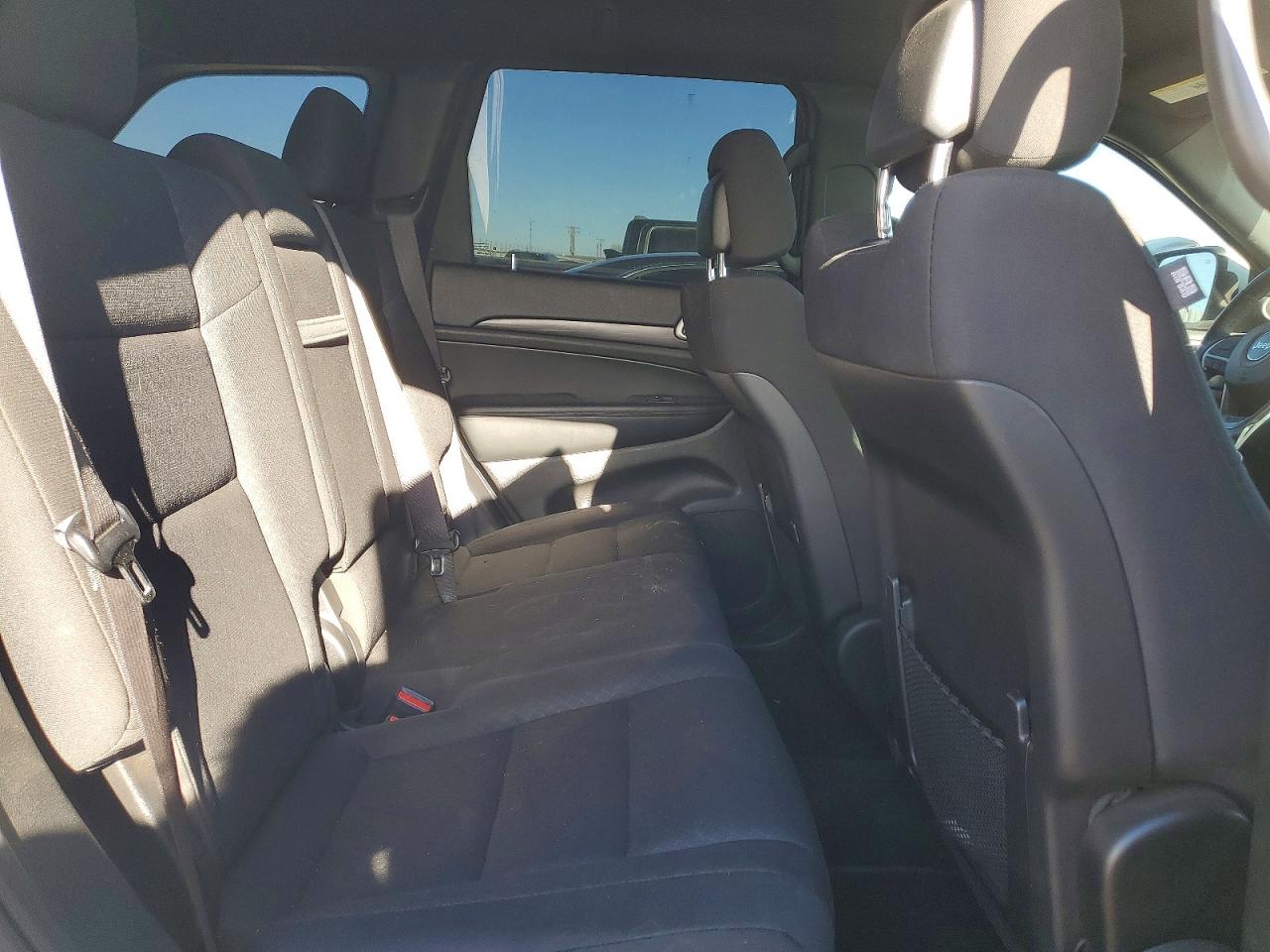2019 JEEP GRAND CHEROKEE LAREDO photo 11