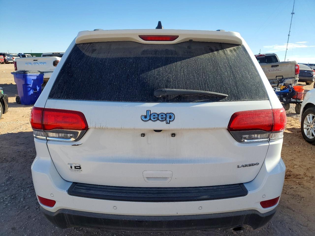 2019 JEEP GRAND CHEROKEE LAREDO photo 6