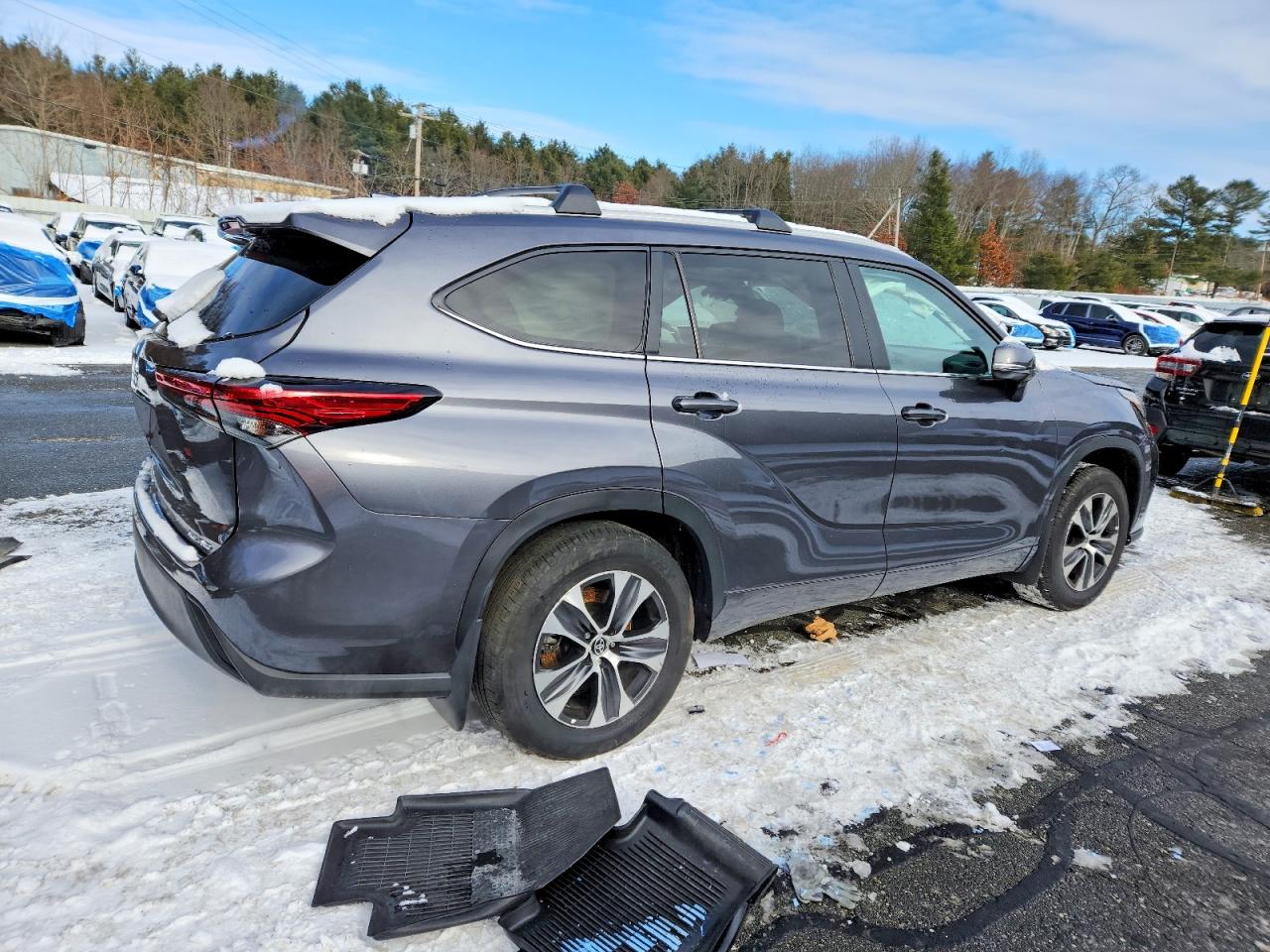 2023 TOYOTA HIGHLANDER L photo 3