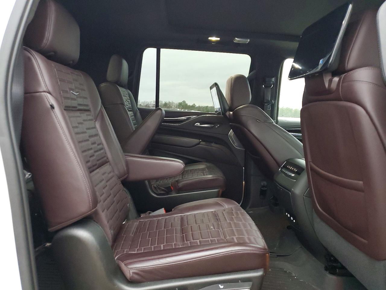2021 CADILLAC ESCALADE ESV SPORT PLATINUM photo 11