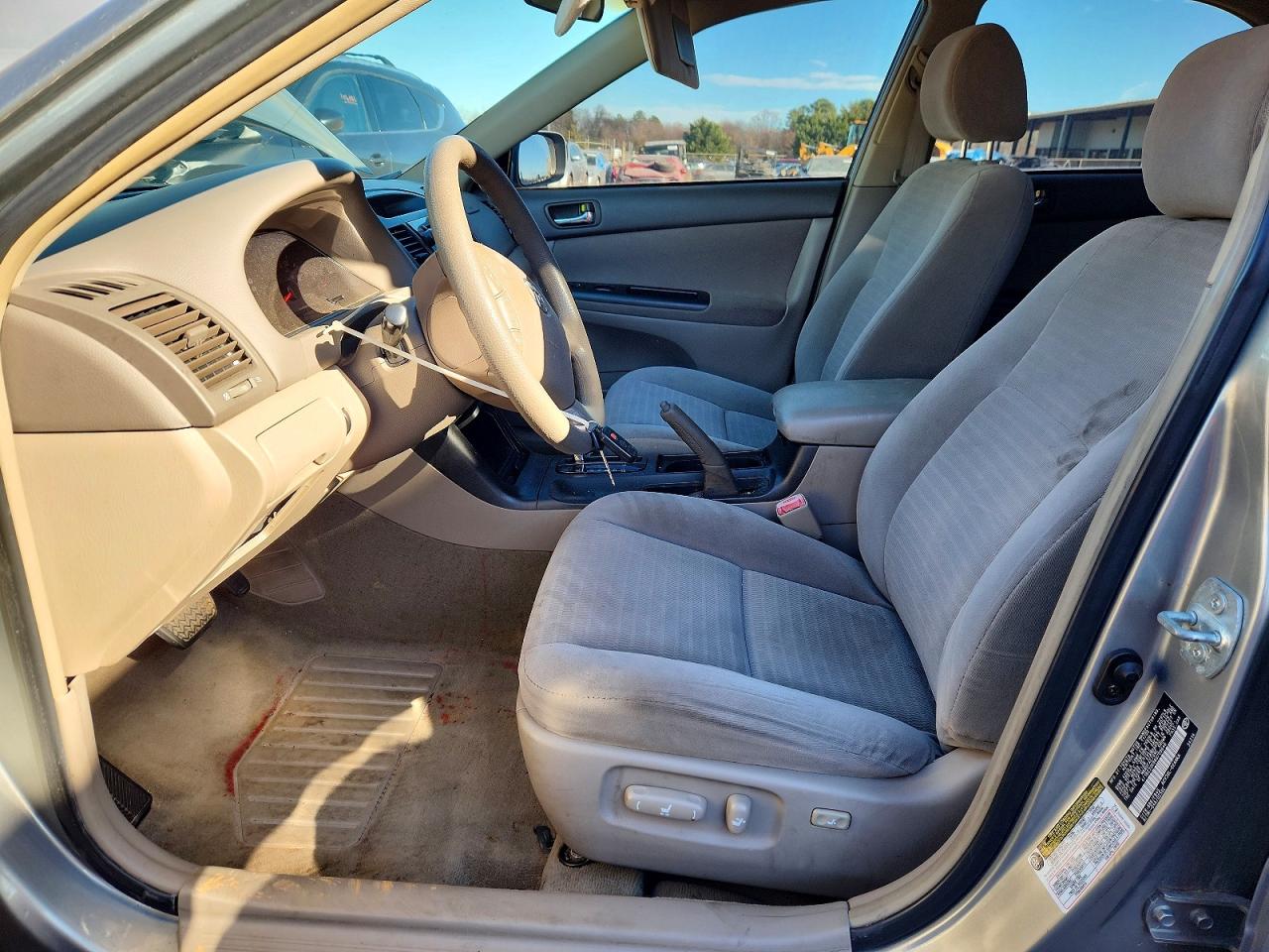 2006 TOYOTA CAMRY LE photo 7