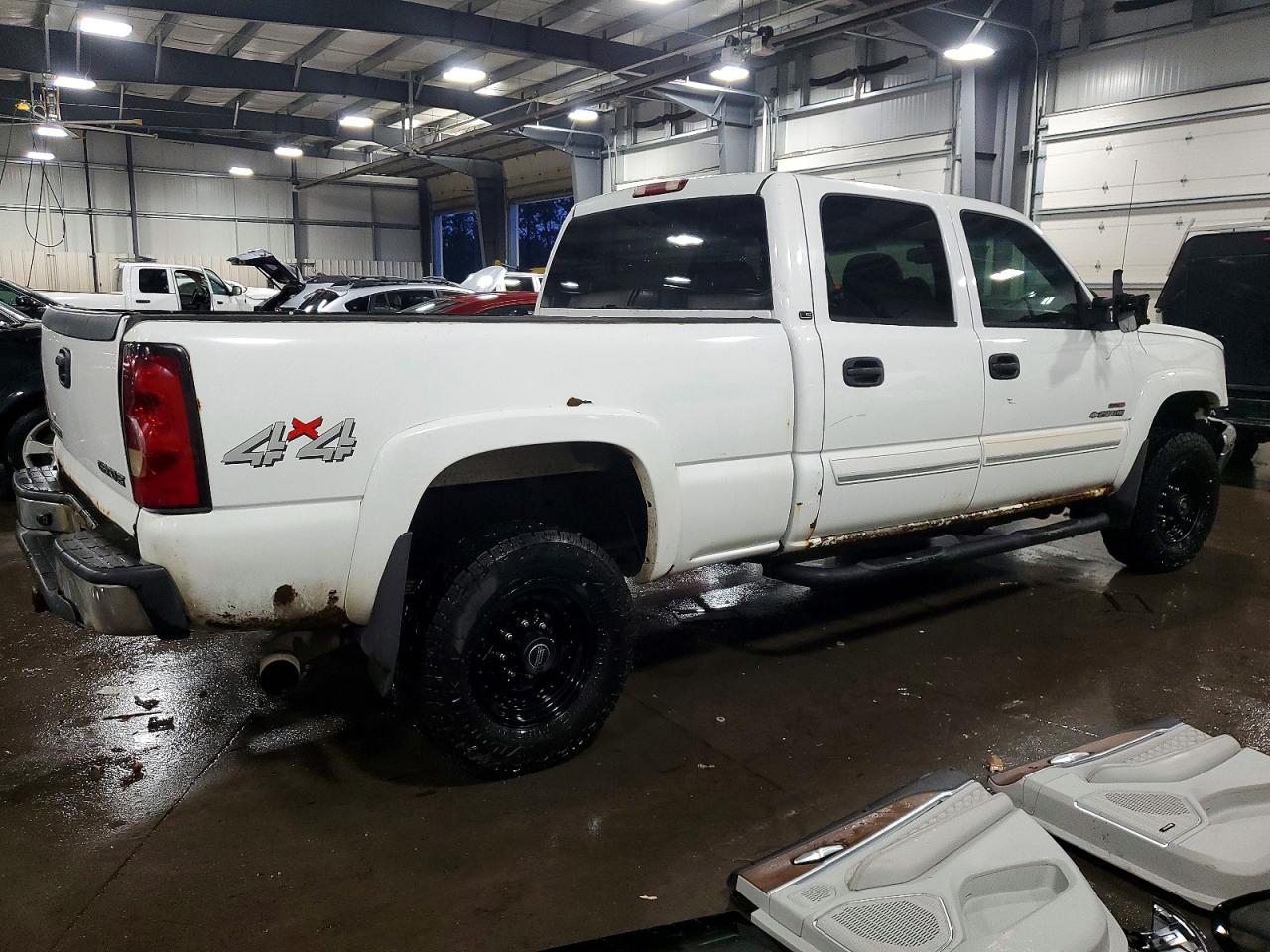 2004 CHEVROLET SILVERADO K2500 HEAVY DUTY photo 3