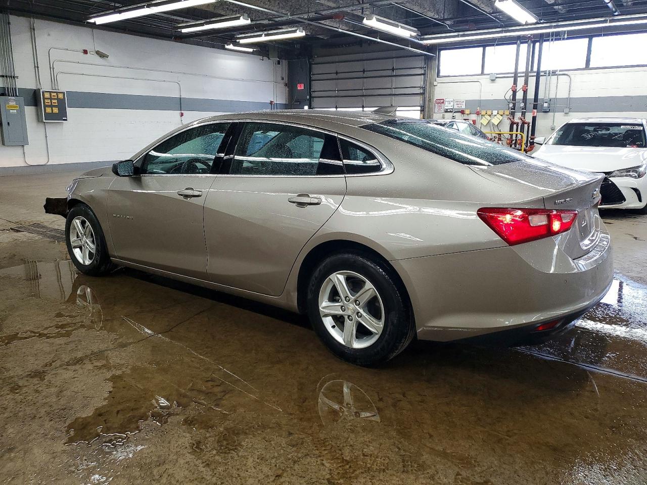 2023 CHEVROLET MALIBU LT photo 2