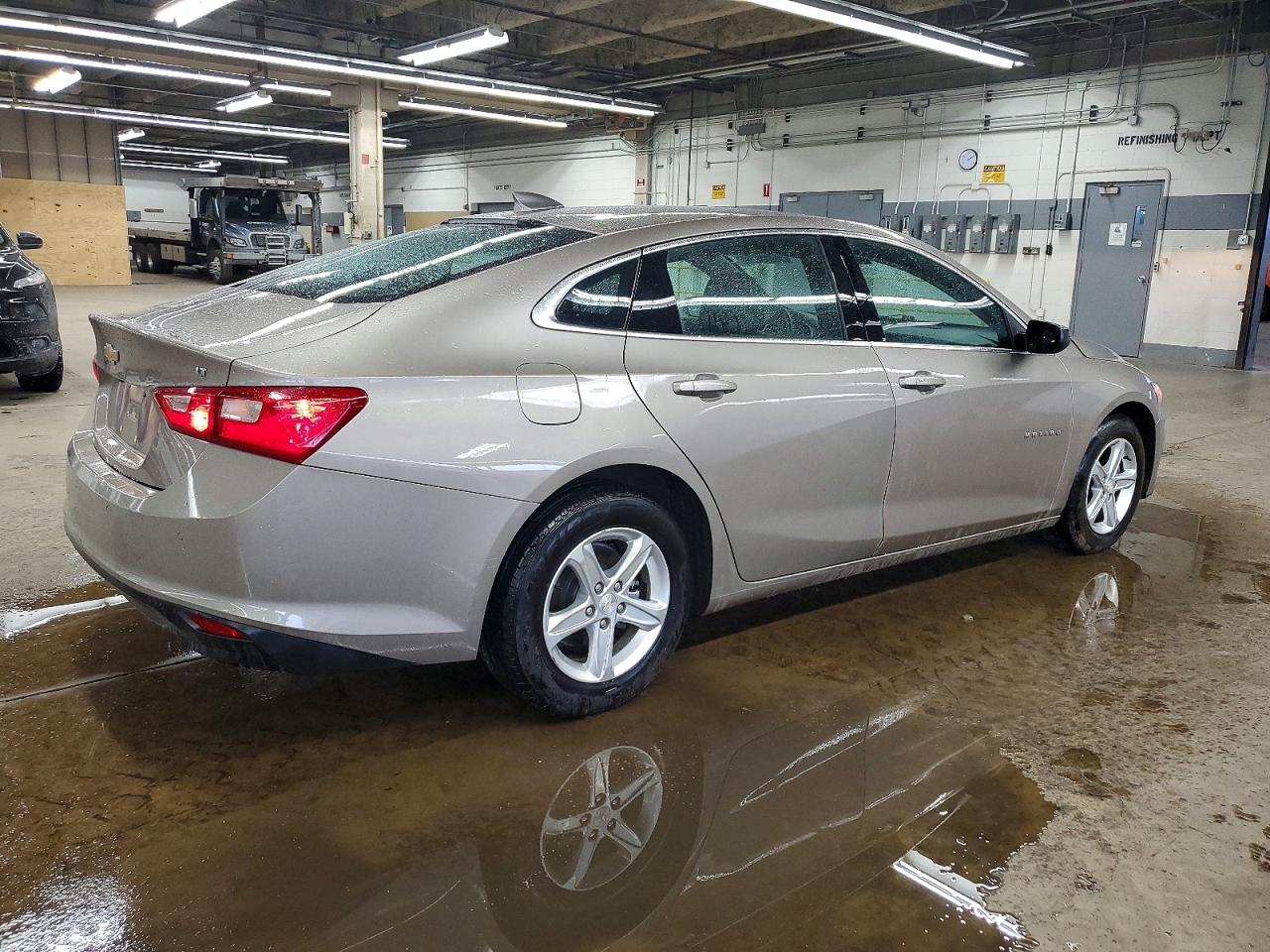 2023 CHEVROLET MALIBU LT photo 3