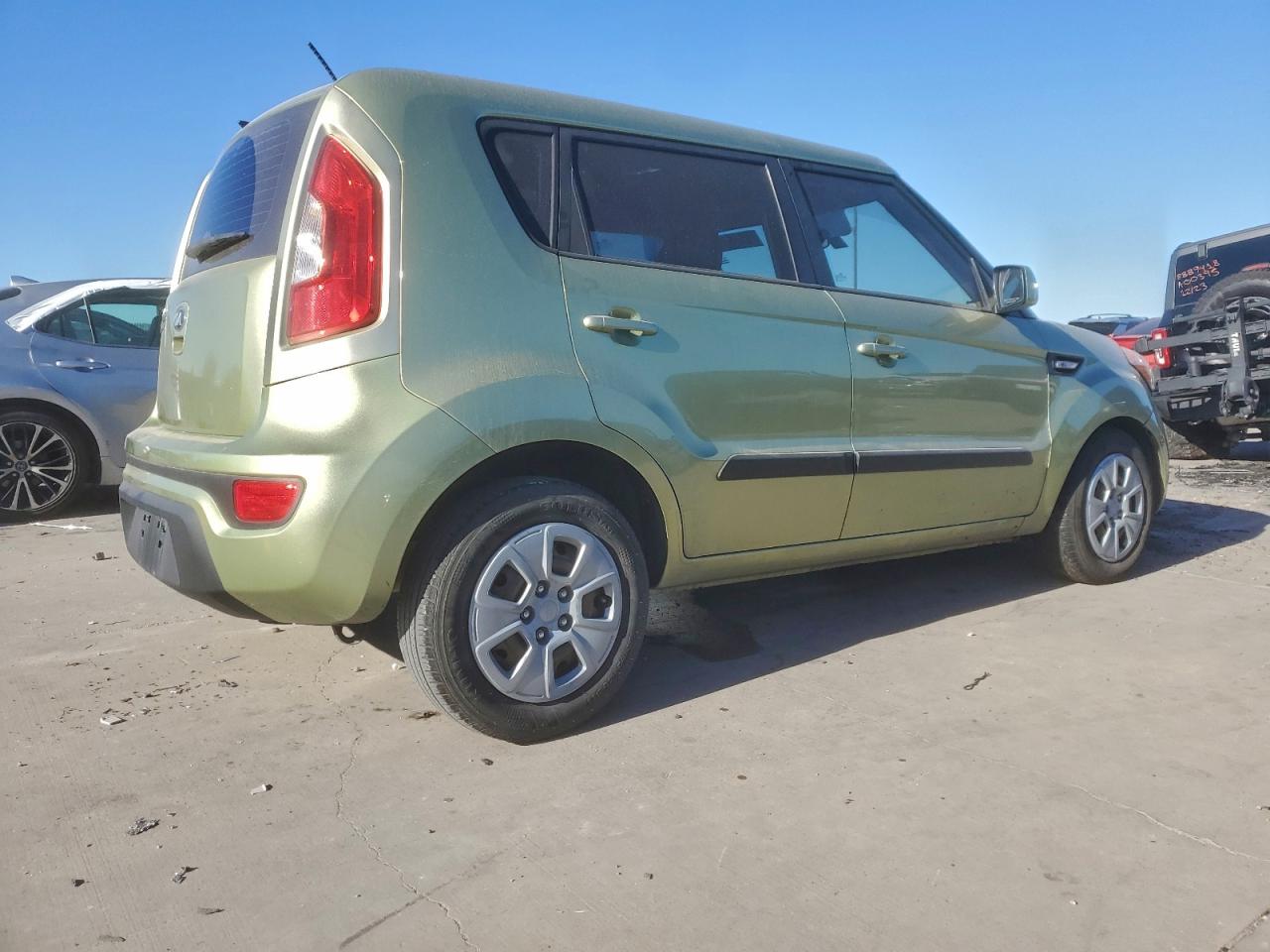2013 KIA SOUL photo 3