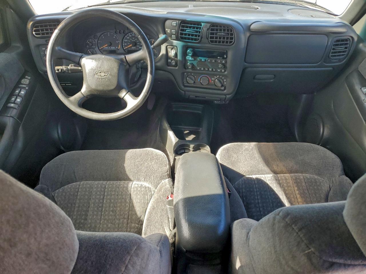 2002 CHEVROLET BLAZER photo 8