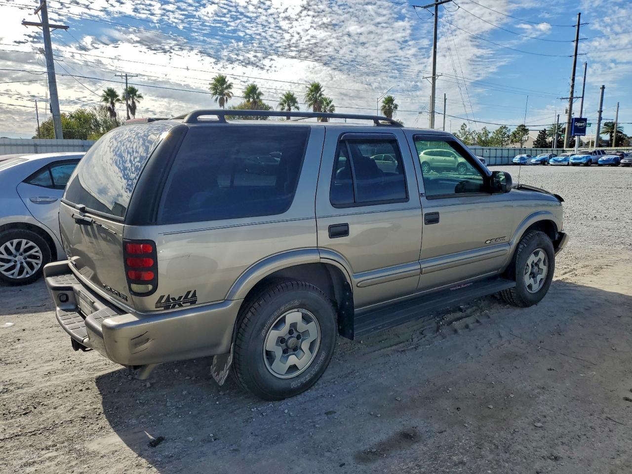 2002 CHEVROLET BLAZER photo 3
