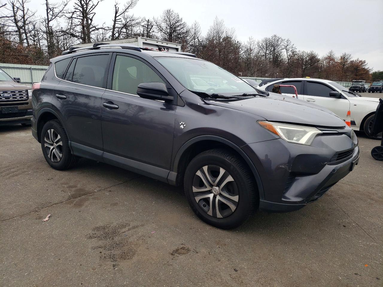 2017 TOYOTA RAV4 LE photo 4