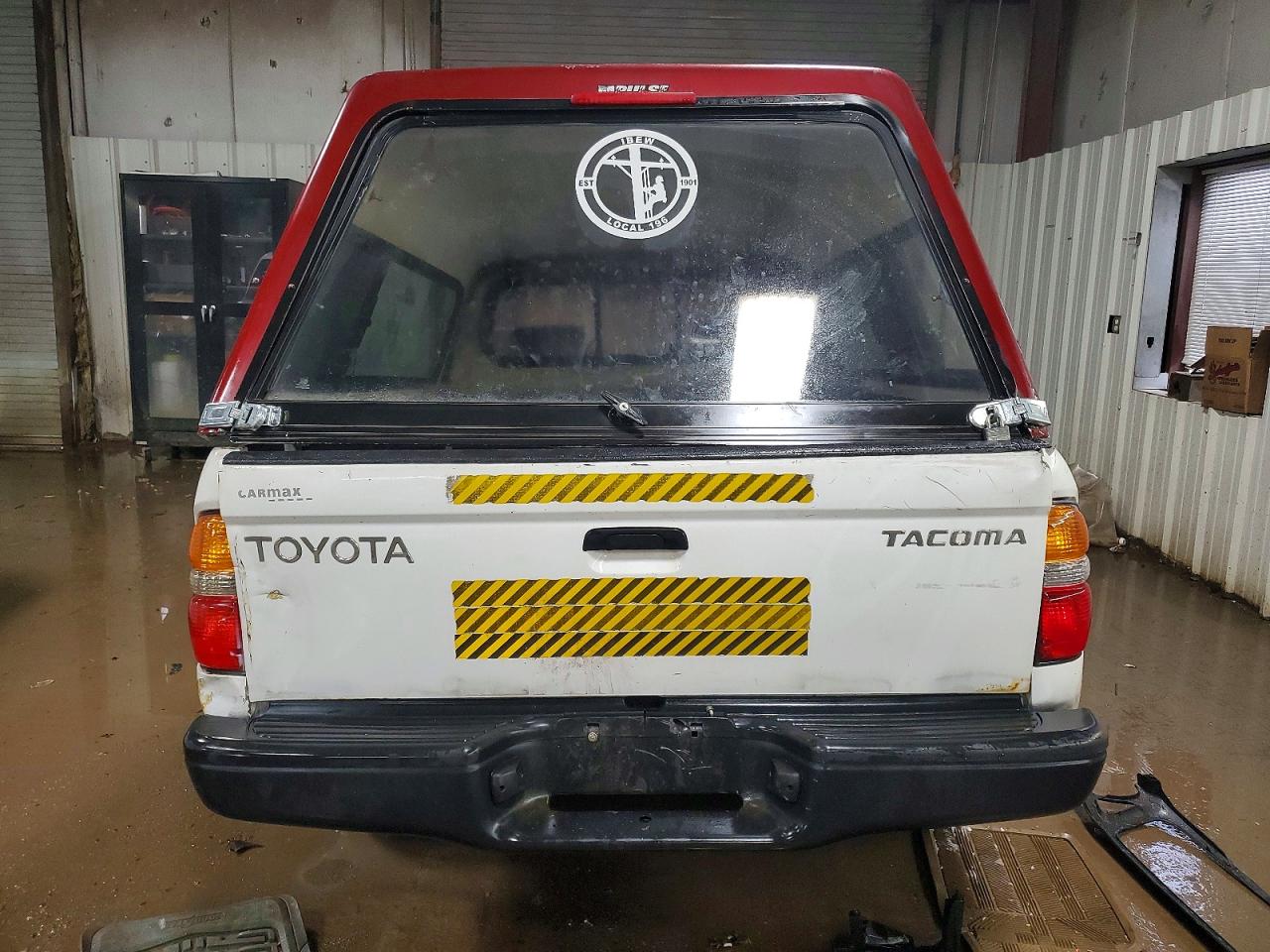 2002 TOYOTA TACOMA photo 6